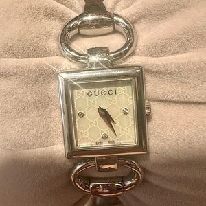🇮🇹Vintage‼️Gucci Watch Silver Mother of Pearl designer luxury GG bracelet watch